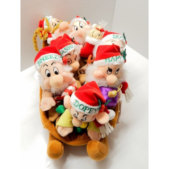 Disney Snow White and The Seven Dwarfs Christmas Sleigh Plush - Picture 2 of 11